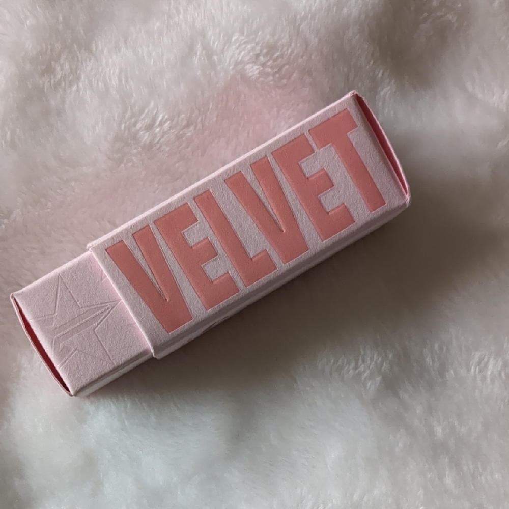 NIB Jeffree Star Velvet Trap Shade Cherry wet